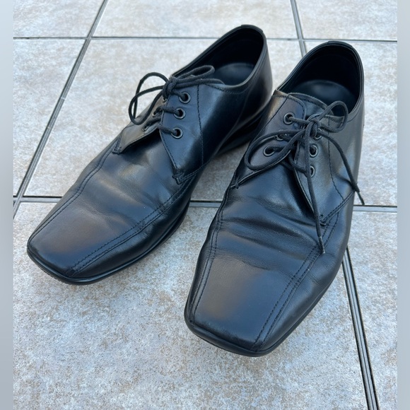 Prada Black Leather Shoes